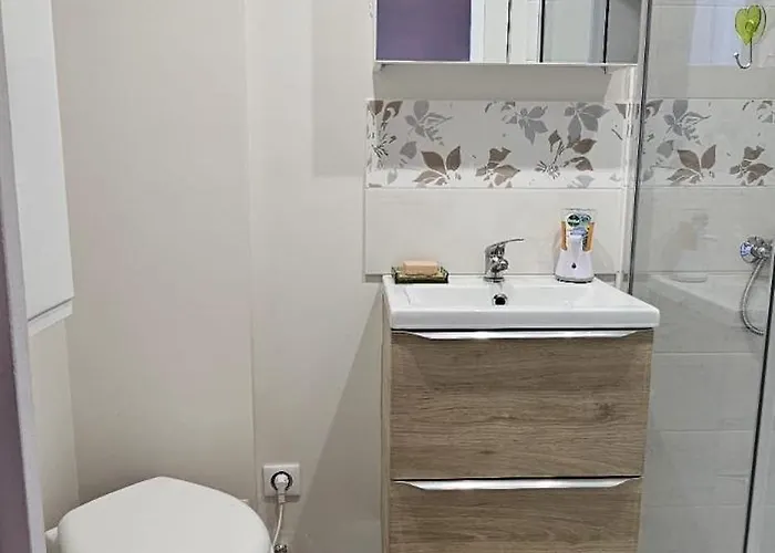 Le Nid Mentonnais アパート