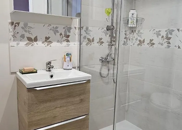 Le Nid Mentonnais アパート *